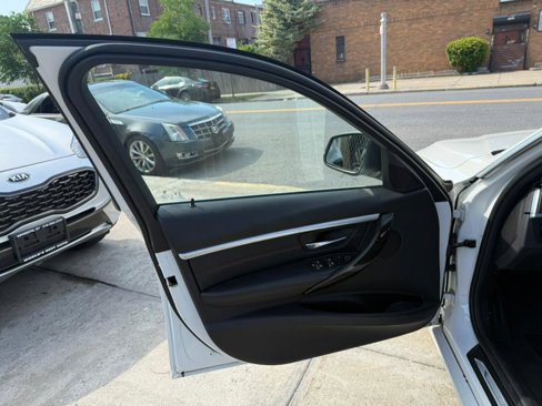 Used 2018 BMW 330i xDrive Sedan image 21