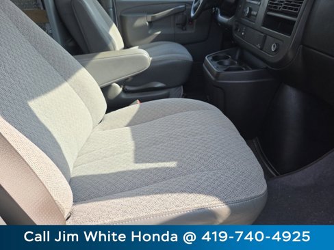 Used 2017 GMC Savana 2500 image 22