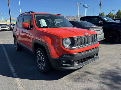 Used 2017 Jeep Renegade Latitude w/ Popular Equipment Group image 7