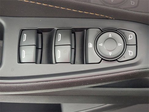 Used 2021 Chevrolet Traverse LS image 12