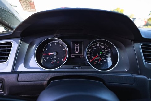 Used 2017 Volkswagen Golf Alltrack image 5