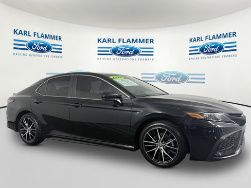 Used 2021 Toyota Camry SE image 1
