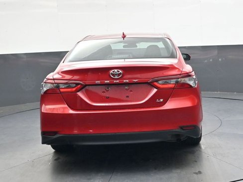 Used 2024 Toyota Camry LE image 5