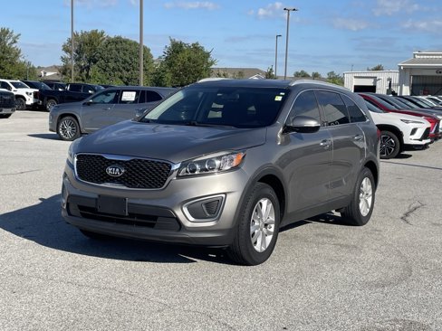 Used 2017 Kia Sorento LX image 3
