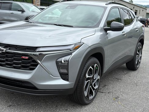 New 2025 Chevrolet Trax RS w/ Sunroof Package image 38