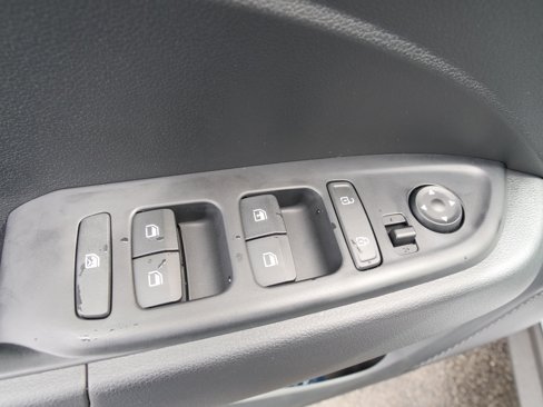 New 2025 Hyundai Venue SE image 16