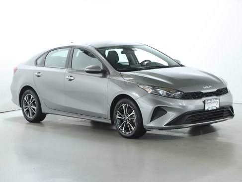 Used 2024 Kia Forte LXS image 9