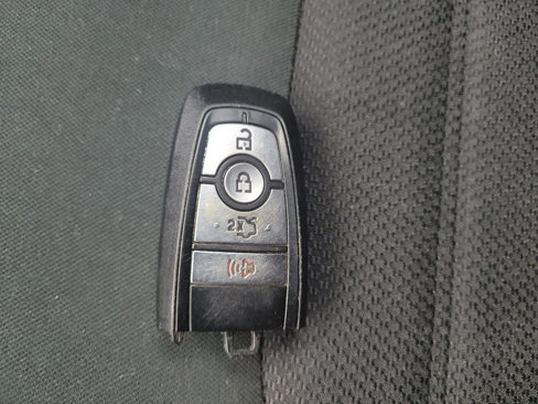 Used 2020 Ford Fusion SE image 32