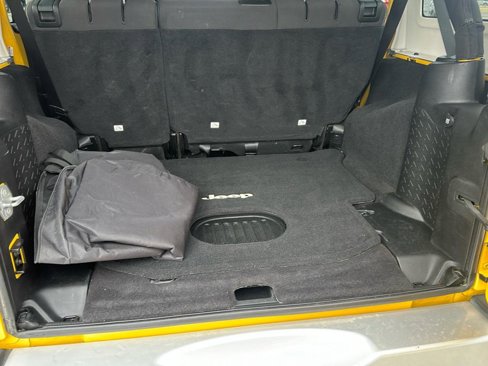Used 2015 Jeep Wrangler Unlimited Sahara image 6