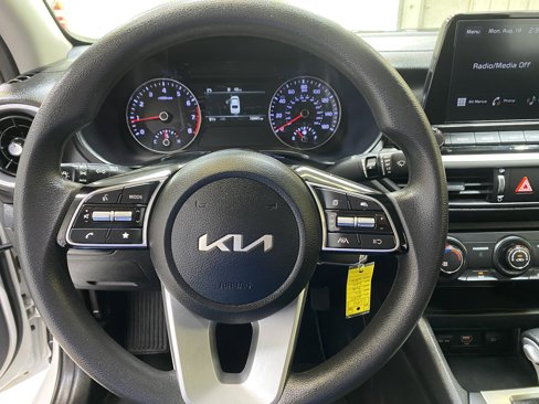 Used 2024 Kia Forte LXS image 28