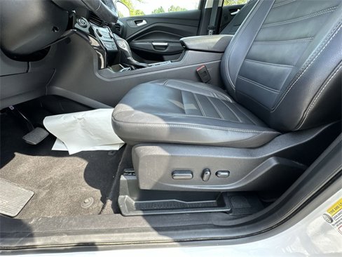 Used 2019 Ford Escape Titanium image 12