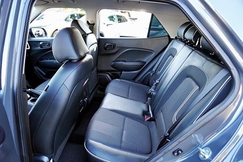 Certified 2024 Hyundai Venue Limited image 16