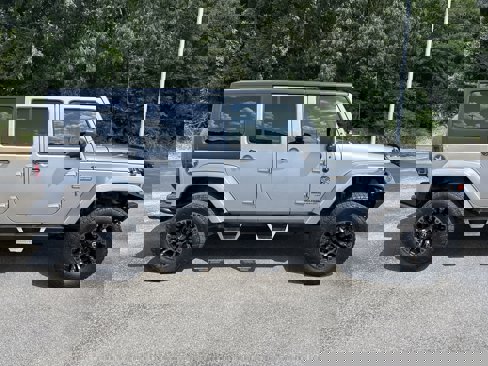 Used 2018 Jeep Wrangler Unlimited Sport image 2