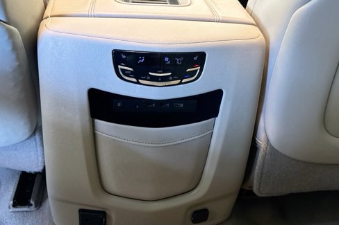 Used 2018 Cadillac Escalade ESV Premium Luxury image 24