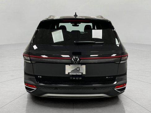 New 2025 Volkswagen Taos SE image 26