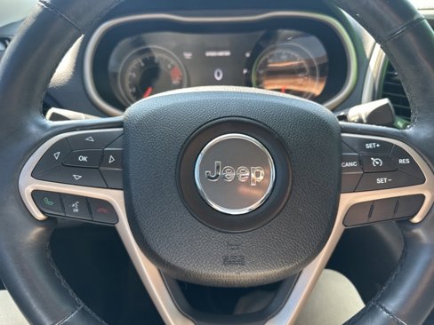 Used 2016 Jeep Cherokee High Altitude image 17
