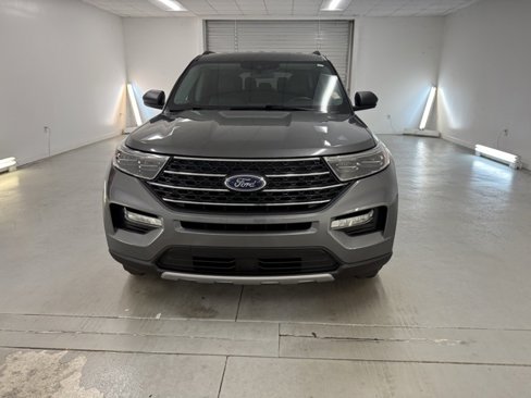 Used 2023 Ford Explorer XLT w/ Equipment Group 202A image 2