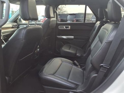 Used 2021 Ford Explorer Limited w/ Equipment Group 301A image 9