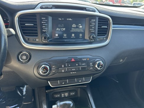 Used 2018 Kia Sorento EX image 17