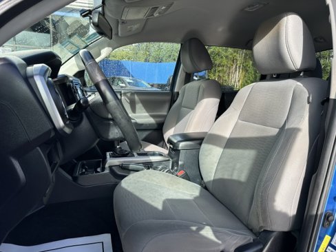 Used 2016 Toyota Tacoma TRD Sport image 14