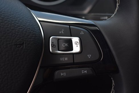 Used 2021 Volkswagen Tiguan SE image 22