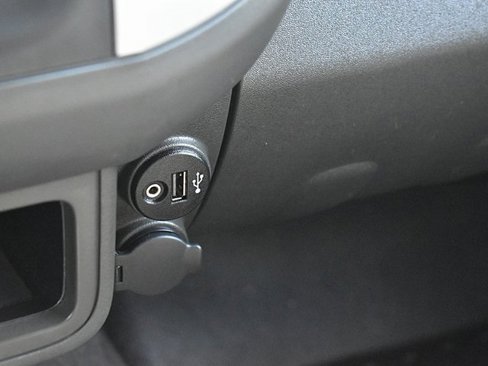 Used 2021 Nissan Frontier S image 31