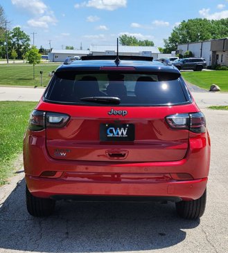 Used 2024 Jeep Compass Limited w/ High Altitude Package image 10