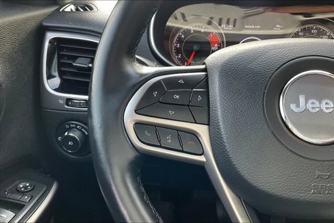 Used 2020 Jeep Cherokee Limited w/ Technology Group image 15
