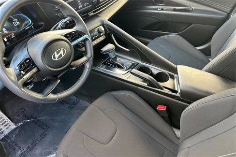 Certified 2025 Hyundai Elantra Sport image 10