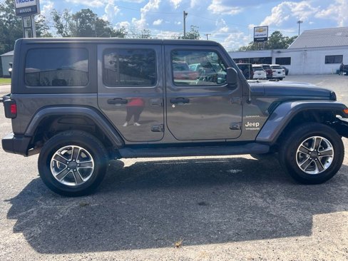Used 2020 Jeep Wrangler Unlimited Sahara image 6