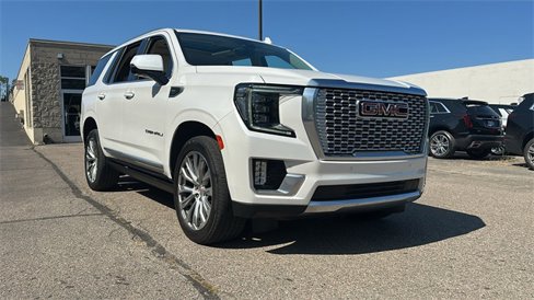 Used 2021 GMC Yukon Denali w/ Denali Premium Package image 2