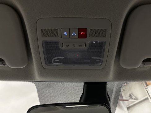 Used 2023 Hyundai Venue Limited image 25