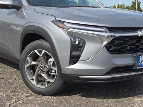 New 2025 Chevrolet Trax LT w/ Driver Confidence Package image 3