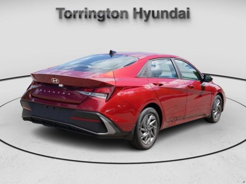 Certified 2024 Hyundai Elantra SEL image 7