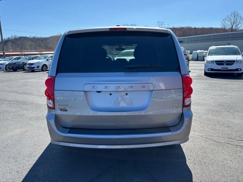 Used 2018 Dodge Grand Caravan SXT image 6