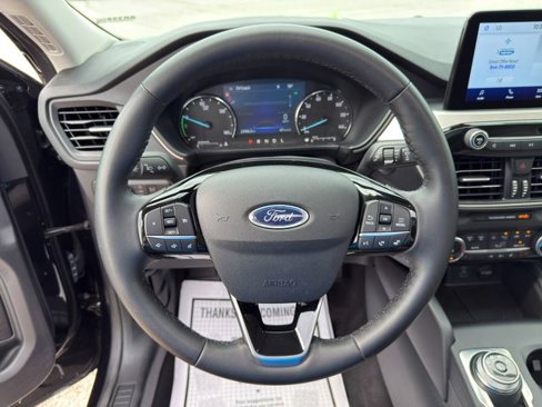 Used 2022 Ford Escape SE w/ Cold Weather Package image 30