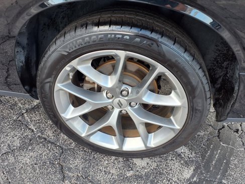 Certified 2022 Dodge Challenger SXT w/ Plus Package image 5
