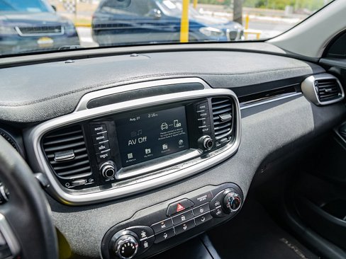 Used 2020 Kia Sorento AWD V6 image 30