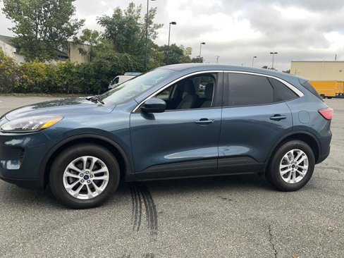 Certified 2020 Ford Escape SE image 2