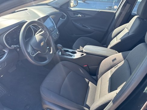 Used 2024 Chevrolet Malibu LT image 2