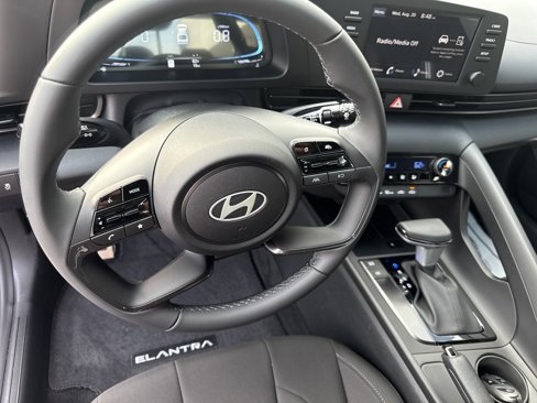 New 2025 Hyundai Elantra Sport image 8