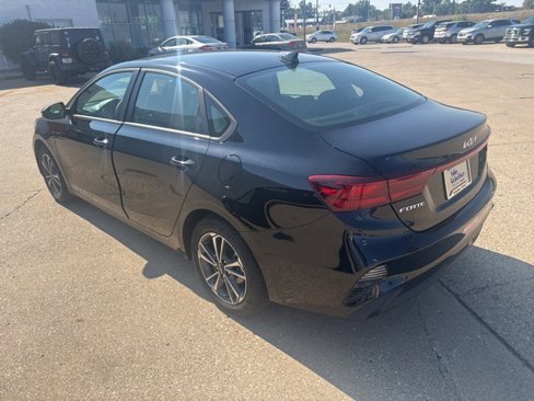 Used 2024 Kia Forte LXS w/ LXS Technology Package image 18