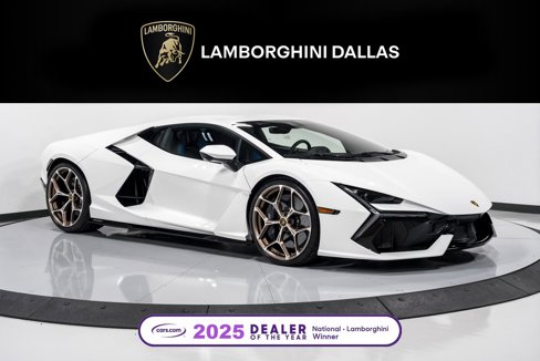 Used 2024 Lamborghini Revuelto image 1