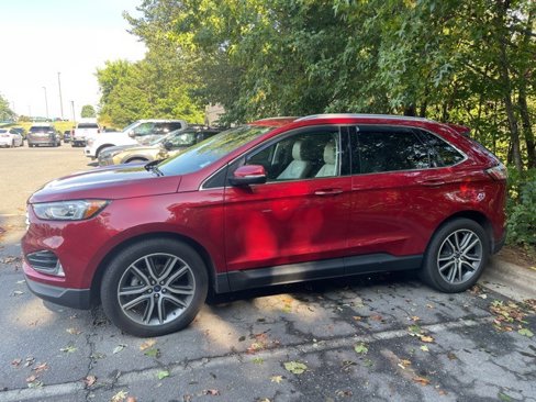Used 2020 Ford Edge Titanium image 3