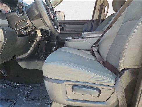 Used 2016 RAM 2500 Tradesman w/ Chrome Appearance Group image 15