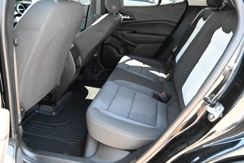 Used 2025 Chevrolet Trax LS w/ LS Convenience Package image 16