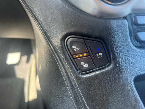 Used 2017 GMC Yukon SLT image 39
