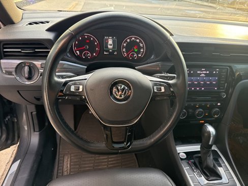 Used 2021 Volkswagen Passat 2.0T R-Line image 8