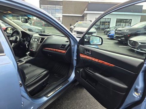 Used 2011 Subaru Outback 2.5i Limited w/ PWR Moonroof Pkg image 11