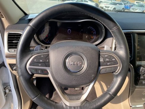 Used 2017 Jeep Grand Cherokee Limited image 28